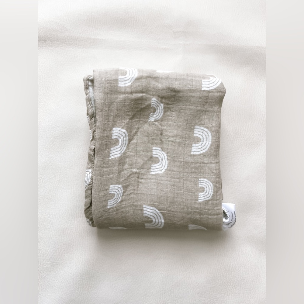 Mebie Baby Organic Cotton Rainbow Swaddle VGUC